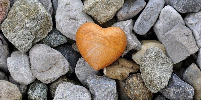 simple heart rocks